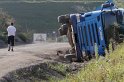 LKW umgestuerzt Koeln Bickendorf Freimersdorferstr P10